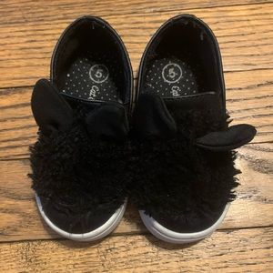 Girls cat and jack slip ons size 5c